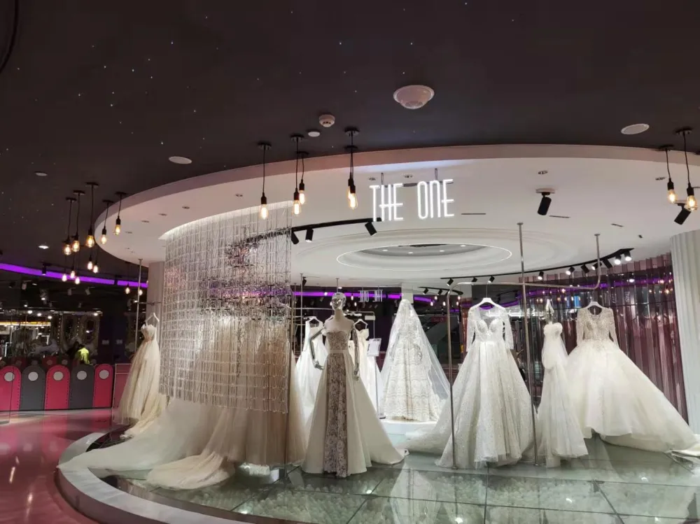 石家庄小时髦摄影（THEONE礼服馆）---婚纱租赁