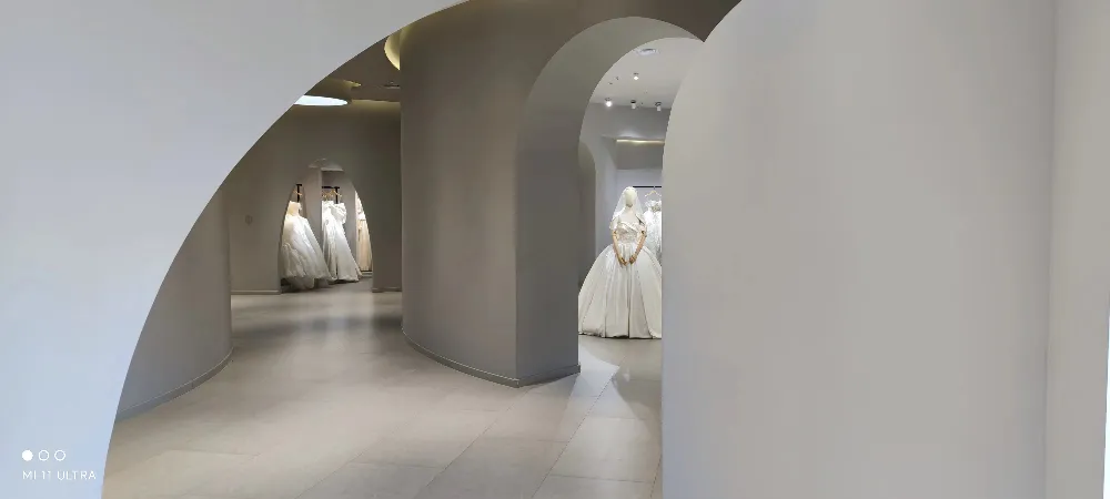 内蒙古包头花宫娜王妃婚纱礼服馆---婚礼跟妆